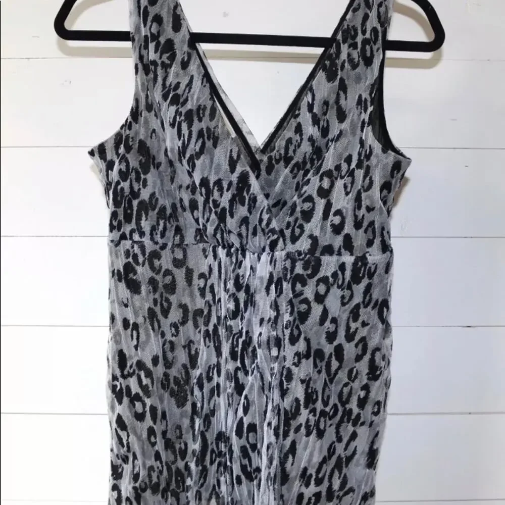 Michael Kors M‎ Gray/Black Animal Print Mesh Top ULTRA CLEAN